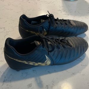 Nike Tiempo soccer cleats.  Mens size 12. Excellent condition